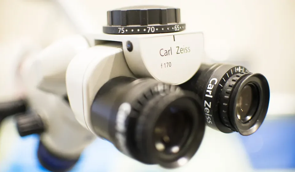 Kiedy wykonuje się leczenie kanałowe pod mikroskopem   Studio Stomatologii Estetycznej